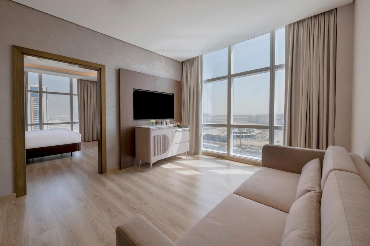 Movenpick Jumeirah Village Triangle Dubai Esterno foto Suite