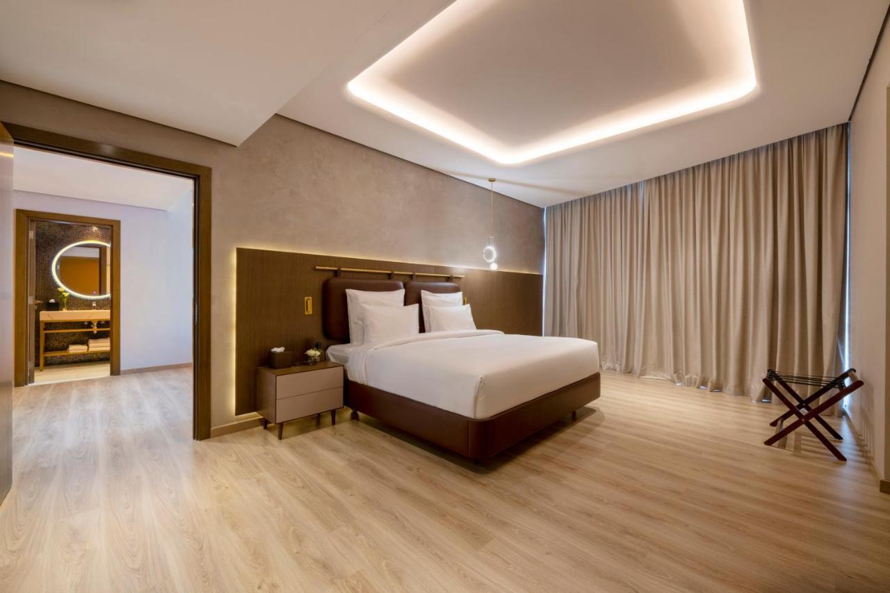 Movenpick Jumeirah Village Triangle Dubai Esterno foto Suite