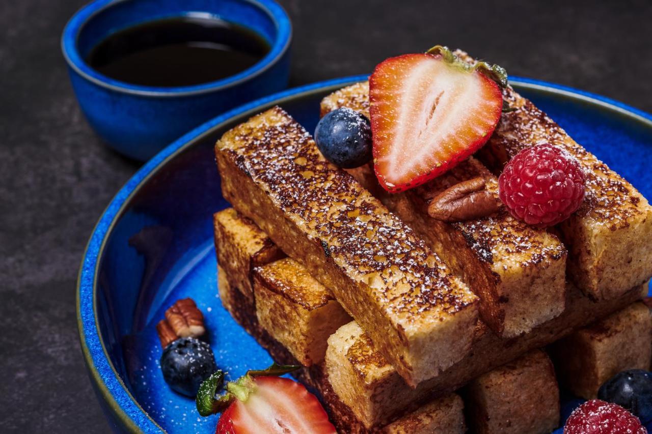 Movenpick Jumeirah Village Triangle Dubai Esterno foto French toast