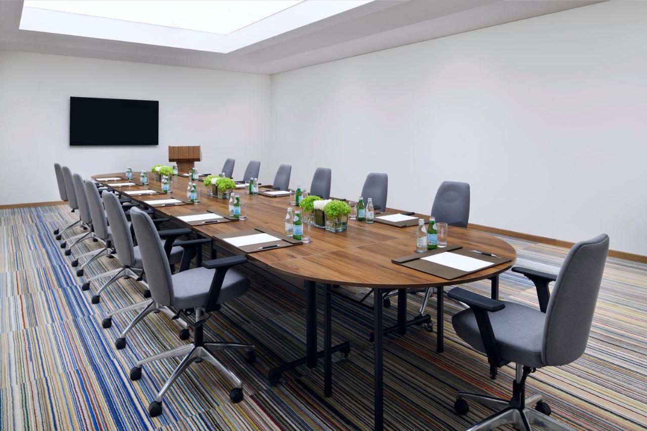 Movenpick Jumeirah Village Triangle Dubai Esterno foto A boardroom